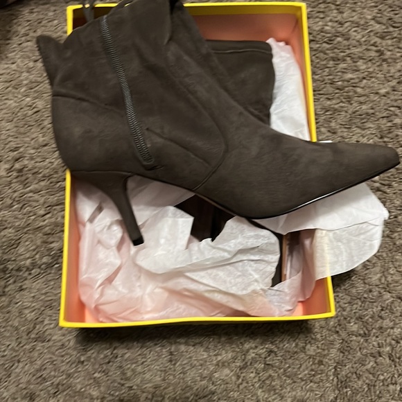 Suede boot - Picture 3 of 3